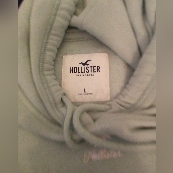 Hollister Cropped Hoodie - Picture 7 of 16